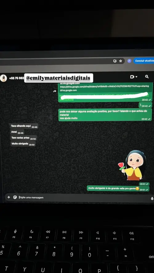 Print de conversa no WhatsApp: cliente diz que amou, que tem várias artes e agradece